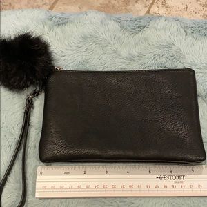 Express clutch with pompom